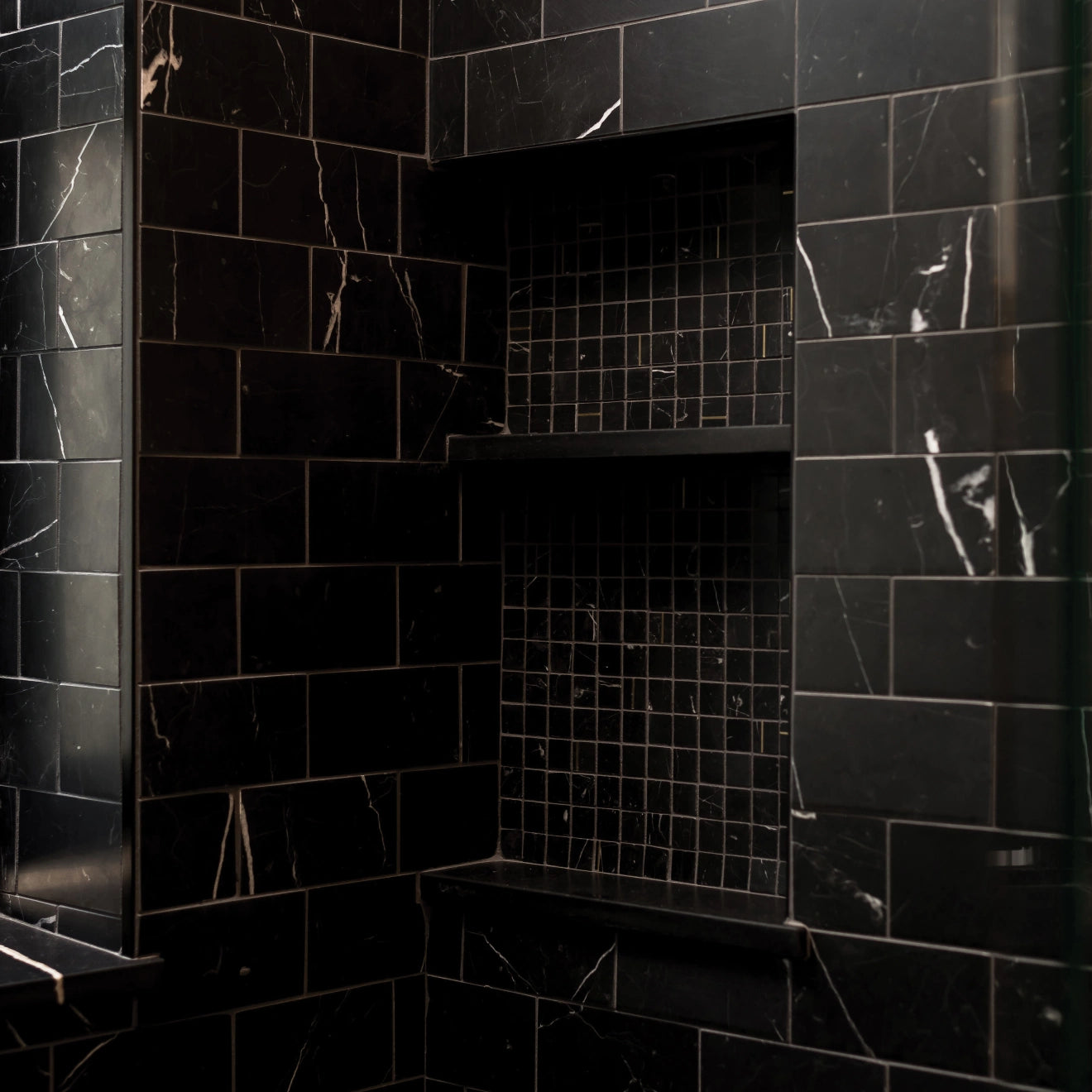 The Ferrara stone tile collection blends contemporary, mid-century modern, art deco, and transitional styles. A sophisticated choice for elegant and timeless spaces.