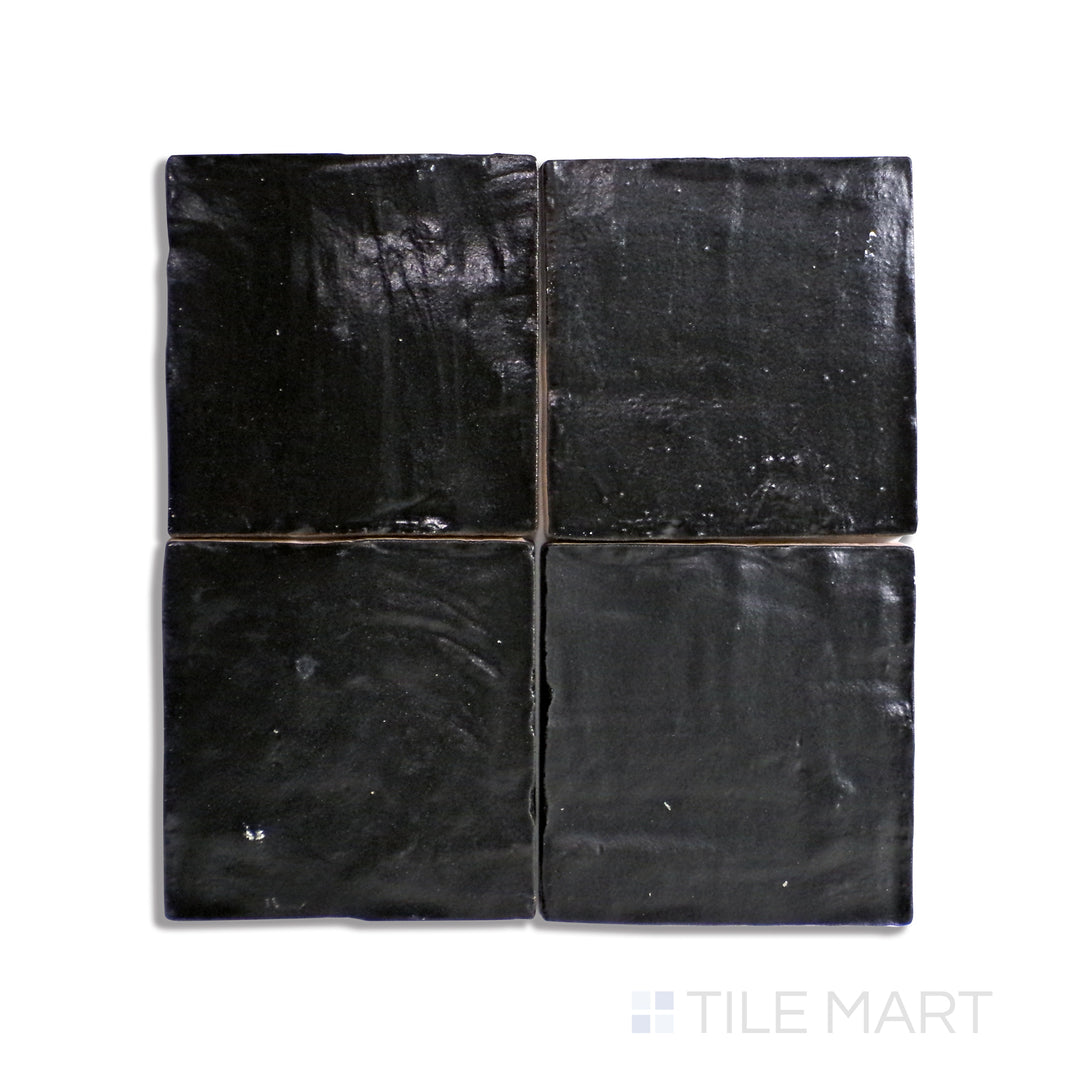 Top-down shot of Mallorca Black 4X4 Matte Ceramic, showcasing a square-format tile with a deep black color and smooth matte finish.