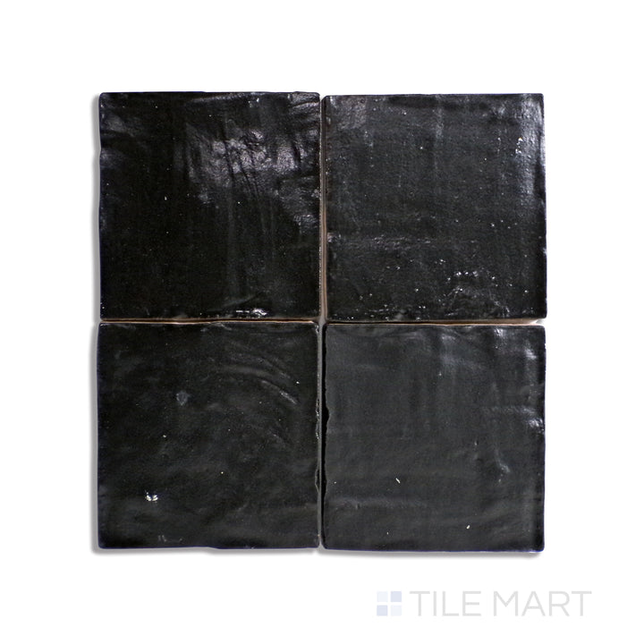 Top-down shot of Mallorca Black 4X4 Matte Ceramic, showcasing a square-format tile with a deep black color and smooth matte finish.