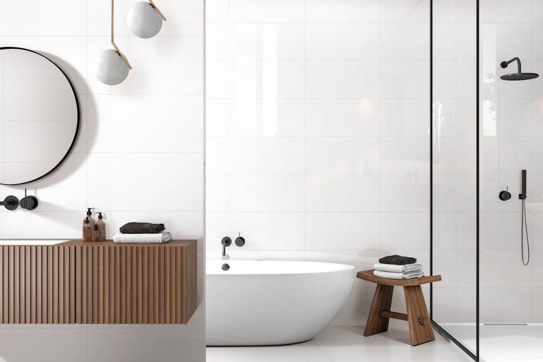 A modern and sleek setting featuring Pearl Super White 24X48 polished porcelain, reflecting light for a spacious and refined atmosphere.