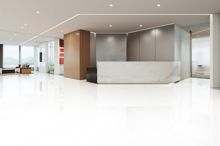 An expansive and luxurious environment with Pearl Super White 48X48 polished porcelain, ideal for creating a high-end, seamless aesthetic.