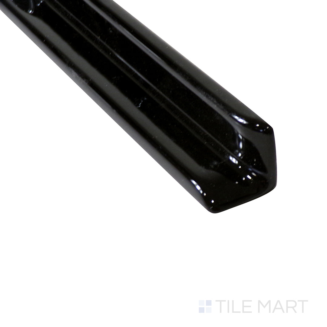 Side view highlights the refined, seamless fit of Sanitary Cove Base Black 1X6 Glossy Porcelain Inside Corner, designed for smooth wall transitions.