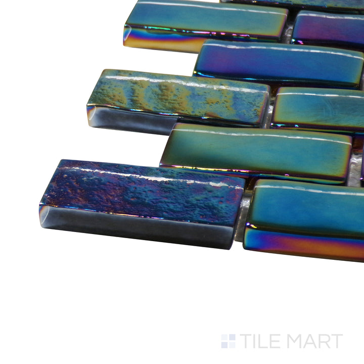 Corner-focused shot of Vidrofina Anochrome Brick Glossy Glass Mosaic, highlighting its metallic-inspired sheen with a structured brick mosaic pattern.