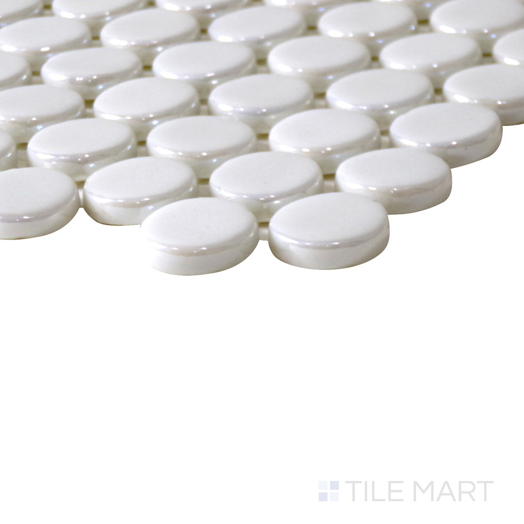 Diagonal view of Onix Glass White 3/4" square glossy mosaic, showcasing its crisp white shade, smooth glossy texture, and geometric square design.  