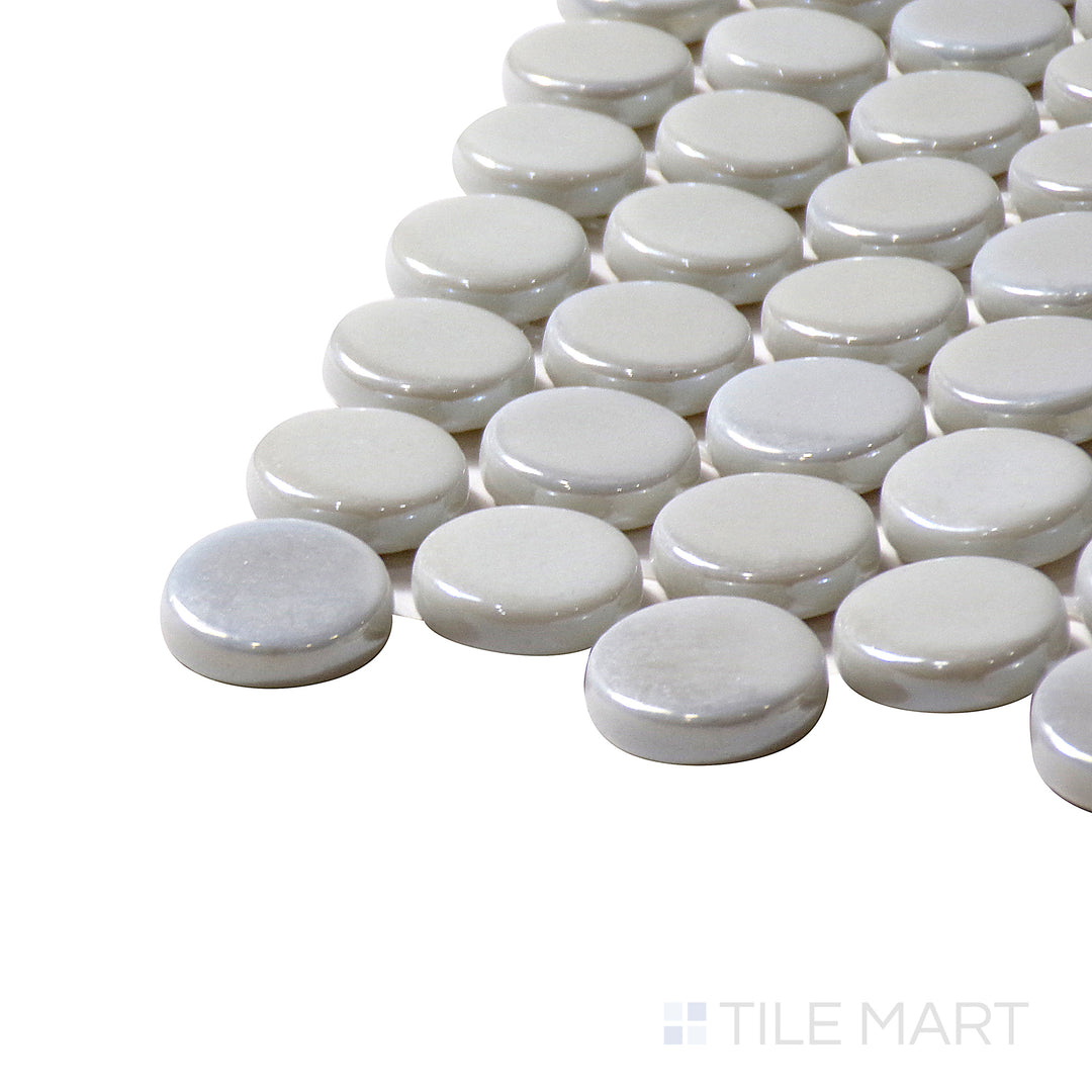 Angled close-up of Onix Glass White 3/4" Square Glossy Mosaic, showcasing its crisp white color with a modern, glossy square layout.