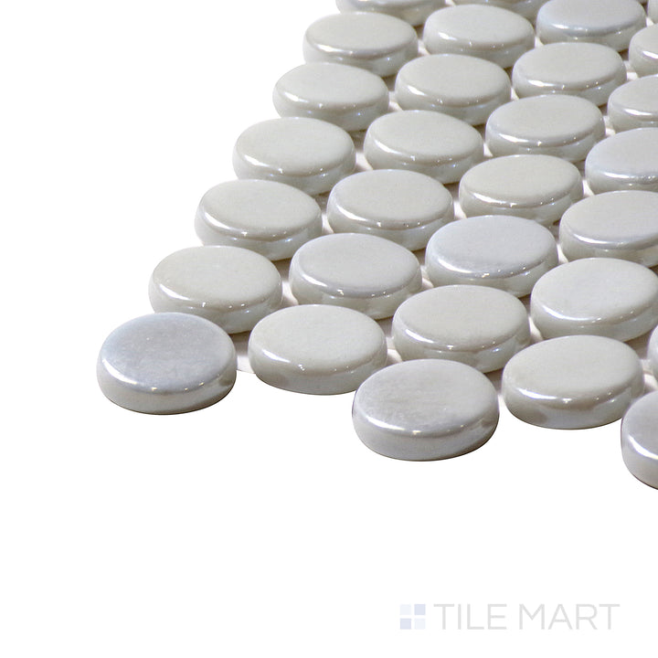 Angled close-up of Onix Glass White 3/4" Square Glossy Mosaic, showcasing its crisp white color with a modern, glossy square layout.