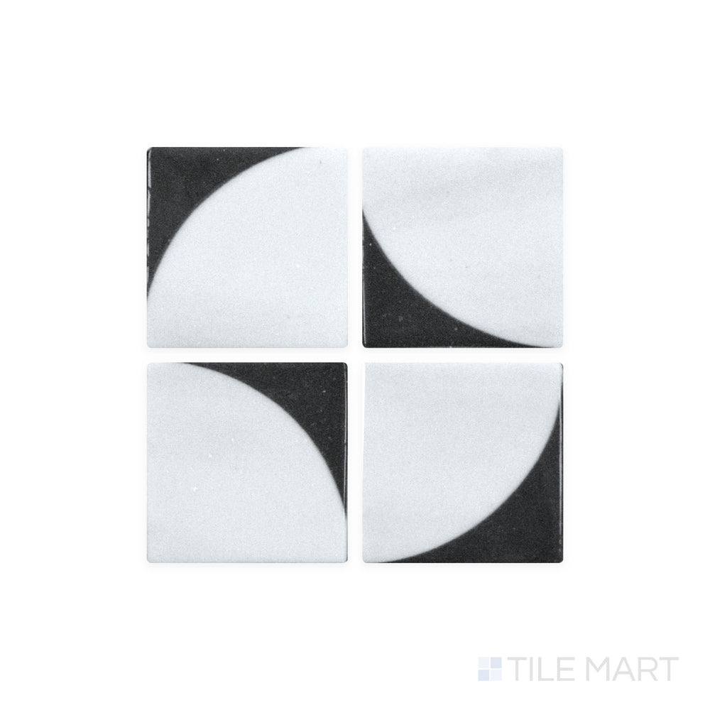 This close-up shot of Onix Glass - Icon Black 2