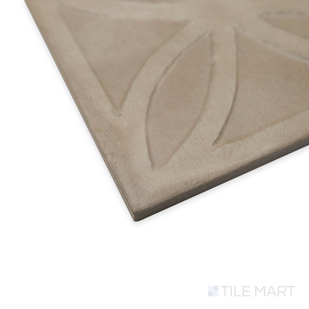 Perspective capture of Amuri Struttura 3D Gelosia Grigio tile with crisp gray tones and modern linear structure.