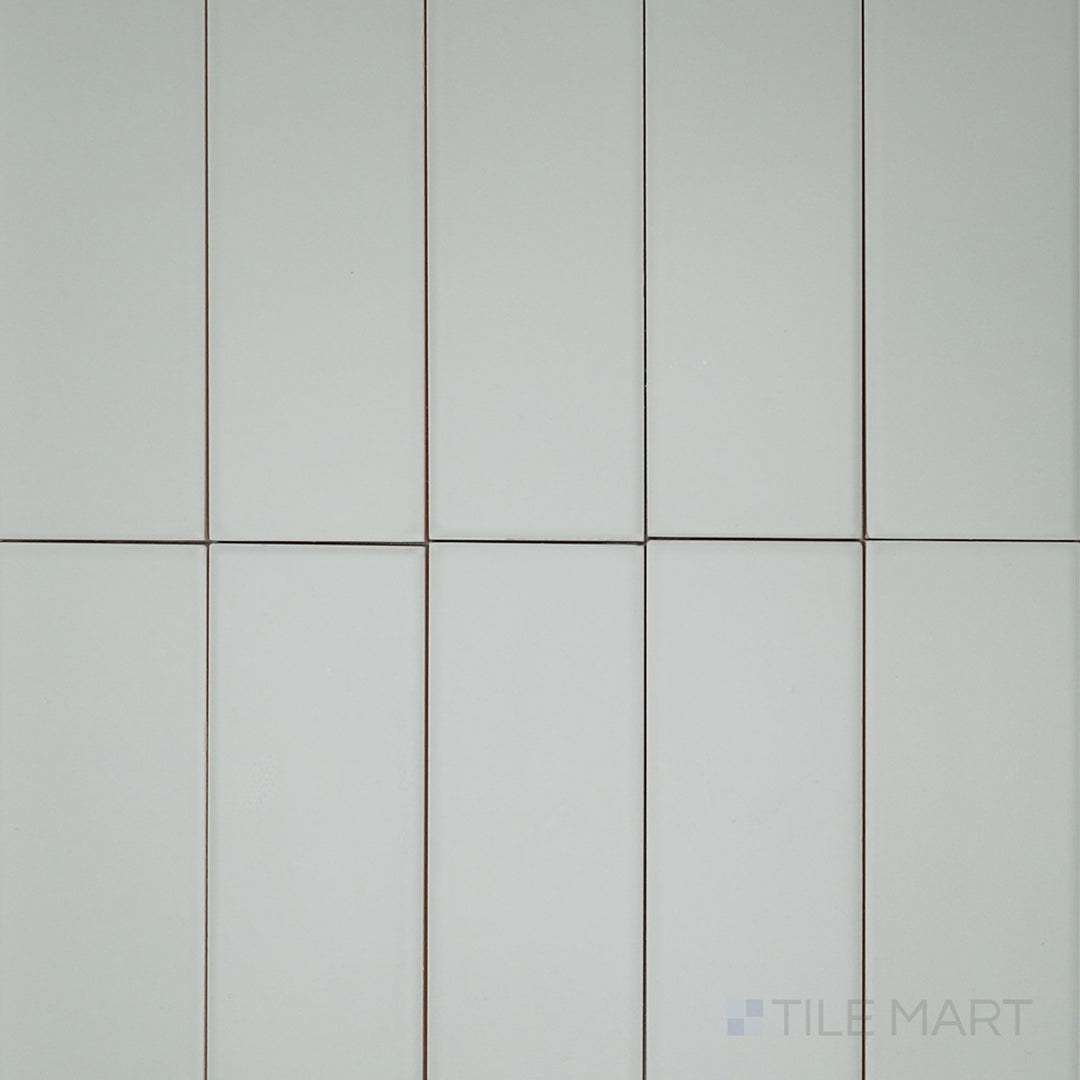 Full view of Van Base Plain Verde 3x12 Matte Ceramic Tile featuring a rich green color, simple design, and matte finish suitable for wall applications.