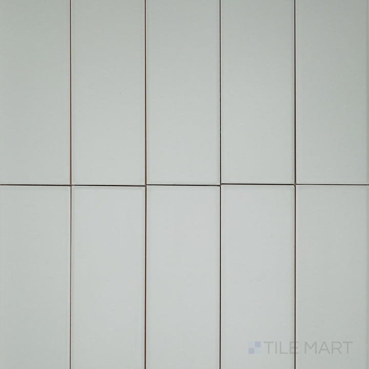 Full view of Van Base Plain Verde 3x12 Matte Ceramic Tile featuring a rich green color, simple design, and matte finish suitable for wall applications.