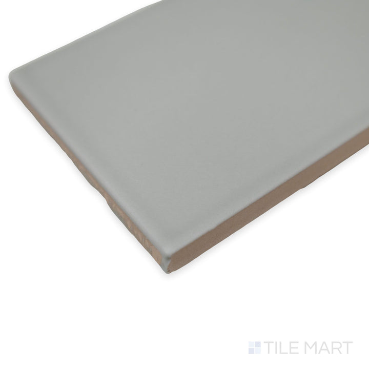 Oblique view of Van Base Plain Verde tile capturing the richness of its deep green tone and ceramic surface.