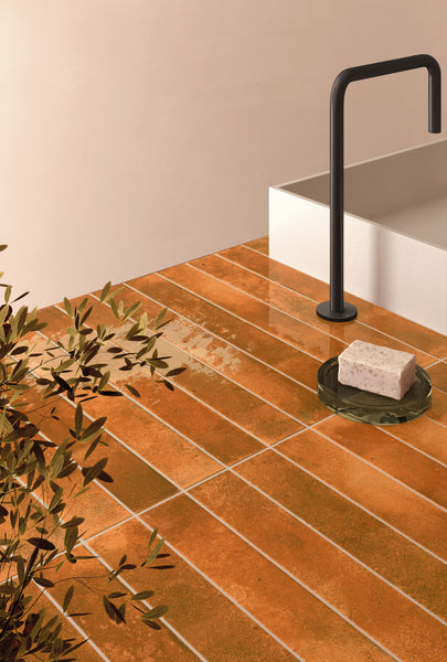 A luminous glossy finish gives Bali Ginger a reflective glow that enriches its warm hue.
