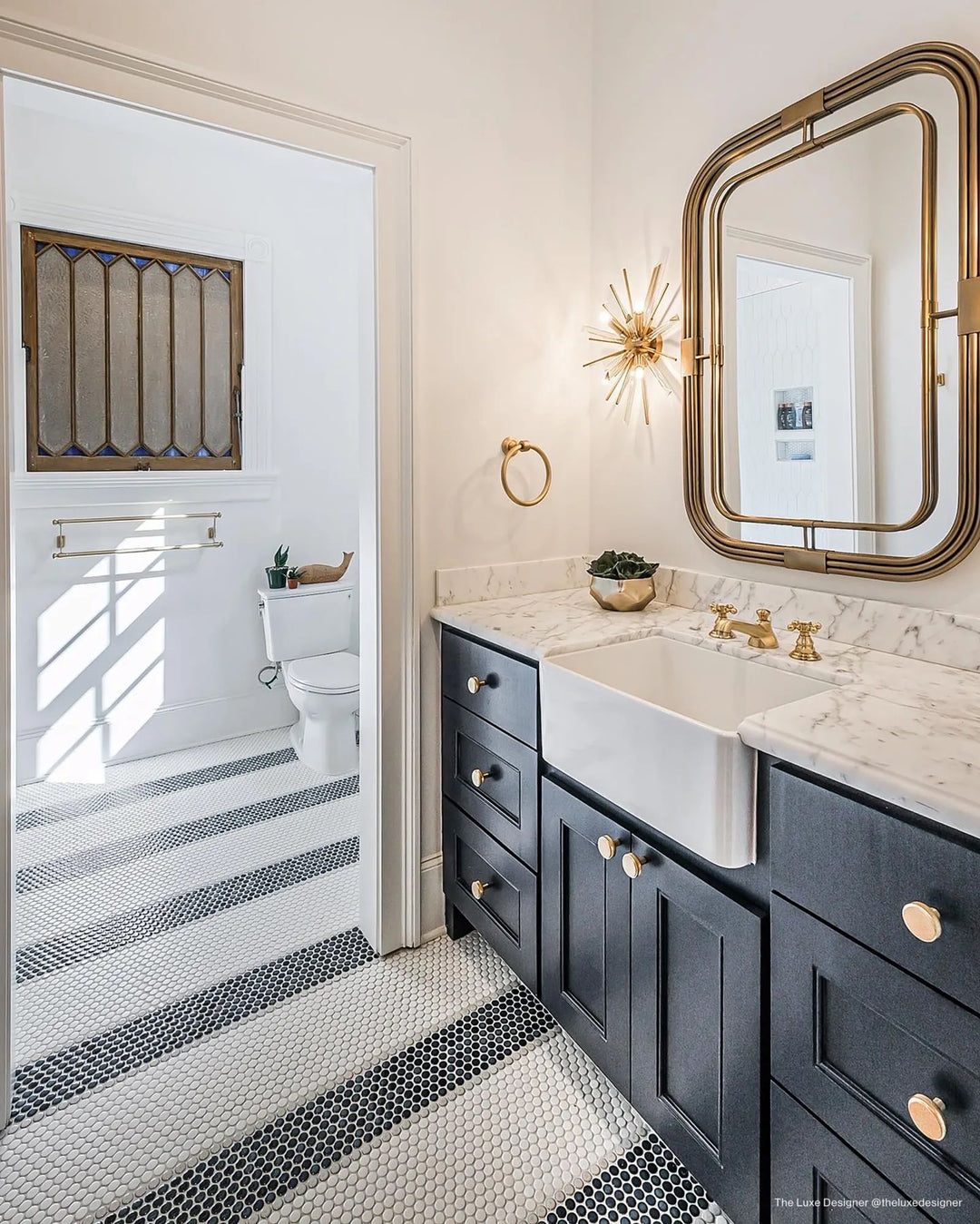 A crisp and clean aesthetic achieved with 360° White 3/4" Penny Round Gloss Glazed Porcelain Mosaic, creating a timeless and bright ambiance in any space.