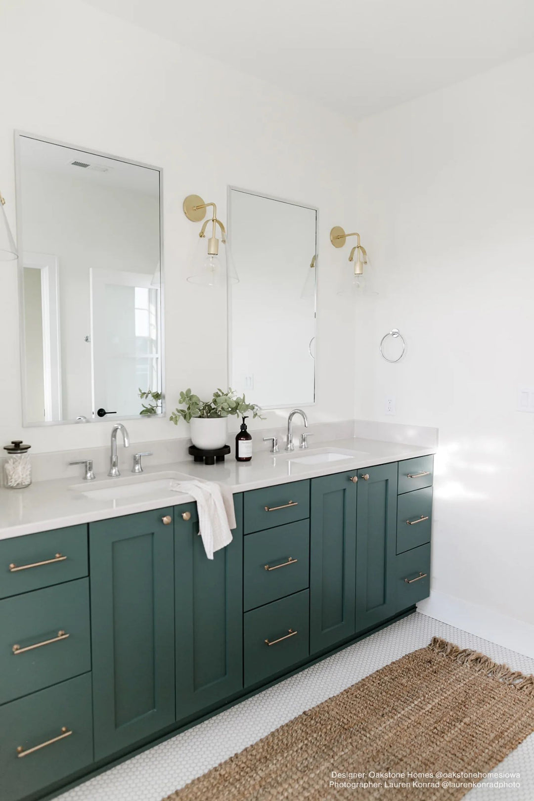 A classic white matte porcelain mosaic, 360° White 3/4" penny round tile provides a clean and contemporary look.