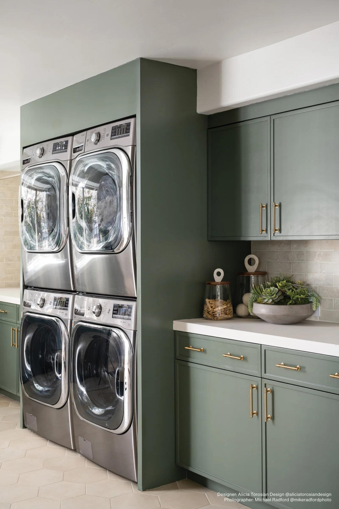 A warm gray tone with natural textures offers a rustic feel, complementing Avondale Early Gray 2X8 Matte Brick.