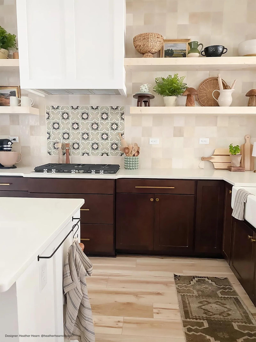 Casablanca Torres 5x5 matte glazed ceramic tile features a sophisticated design with subtle yet eye-catching details.