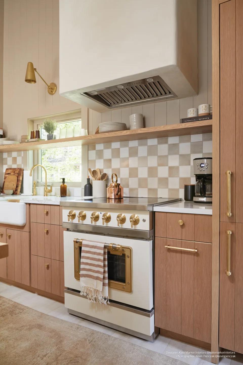 A clean and minimalistic design achieved with Celine White 4X4 Matte Glazed Porcelain, perfect for contemporary and classic styles.