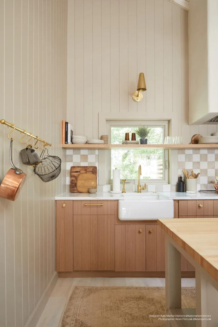 A crisp white finish brightens the environment, beautifully blending with Celine White 4X4 Matte Glazed Porcelain.