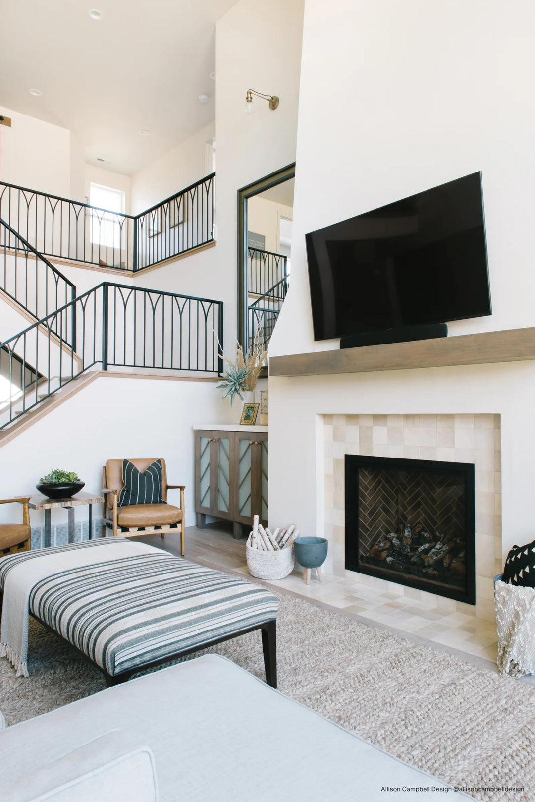 A warm crème glossy ceramic tile, Cloe Crème 5x5 enhances spaces with a soft, refined look.