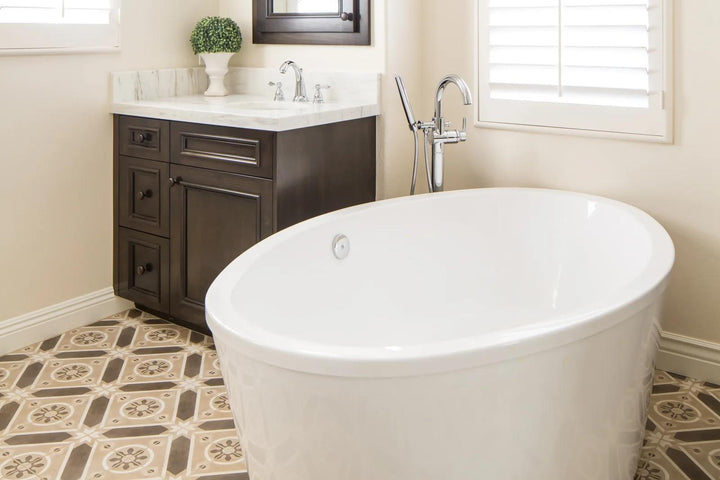 A stunning matte glazed color body porcelain, Enchante Splendid 8x8 brings a refined and artistic touch to any space.