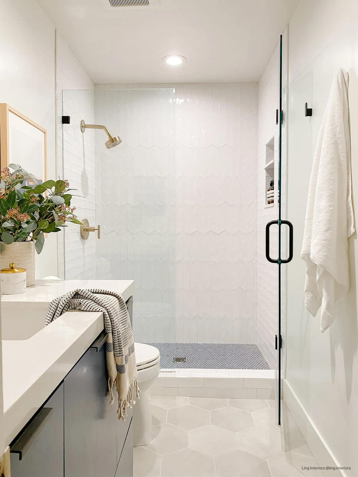 A classic white hex matte porcelain tile, Makoto Shoji White 10" combines simplicity with elegant geometric design.