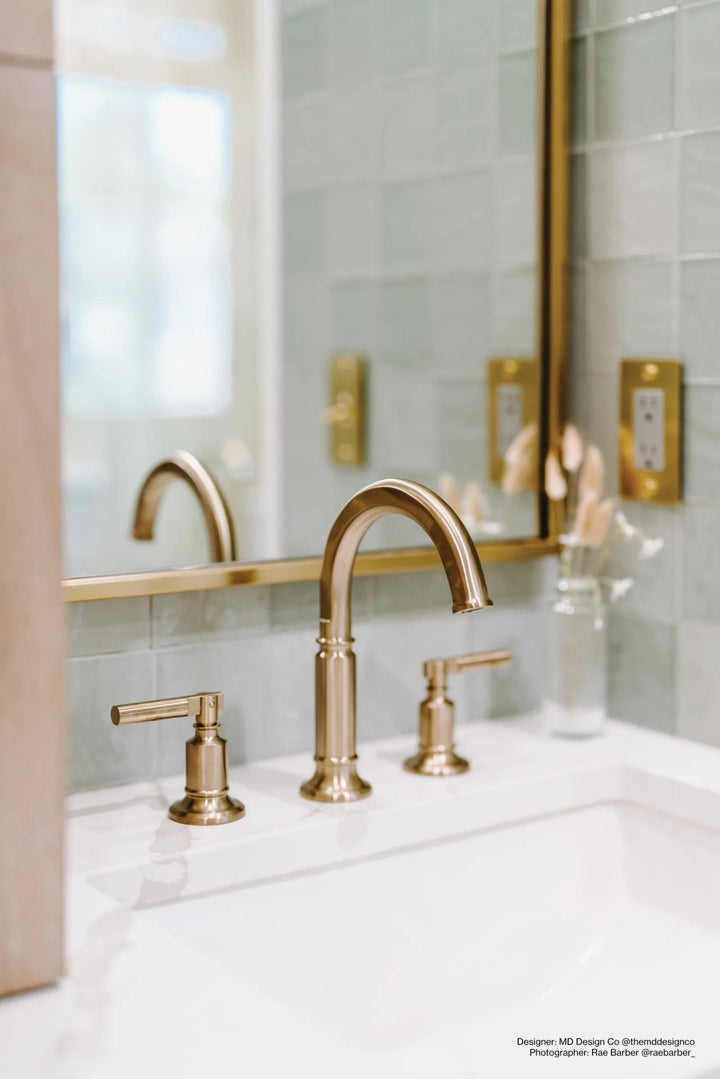 A glossy green surface with subtle variations reflects light beautifully, adding energy and vibrancy with Marin Aloe Green 4x4 gloss glazed ceramic.