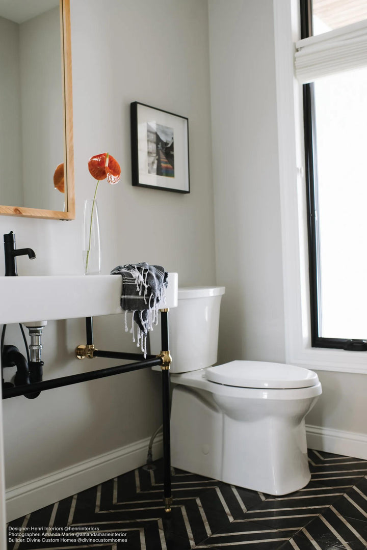 A bold statement awaits with Vivace Peak Caviar 9X9 gloss glazed porcelain, where deep tones and a polished surface merge to create a dramatic effect.