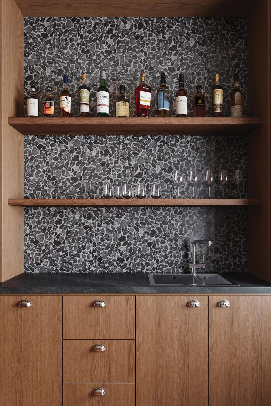 A touch of rustic charm meets organic elegance in Waterbrook Rosso Levanto sliced pebble natural stone mosaic, creating a warm and inviting ambiance.