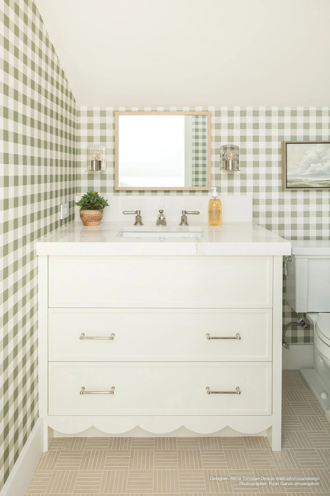 Crafted in a fine crosshatch pattern, Sahara Ecru 5/8x4 matte porcelain mosaic showcases neutral textural detail.