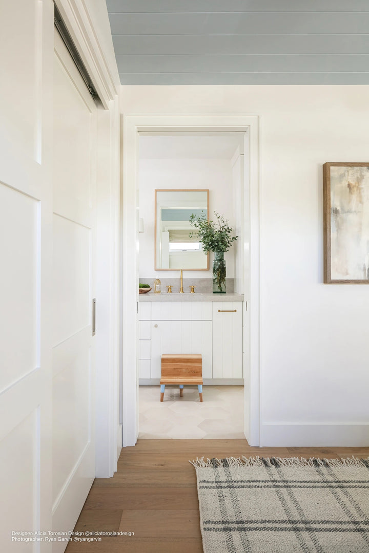 Classic woodgrain styling of Bordeaux Chambord 7.5x75 engineered hardwood brings warmth to modern living spaces.