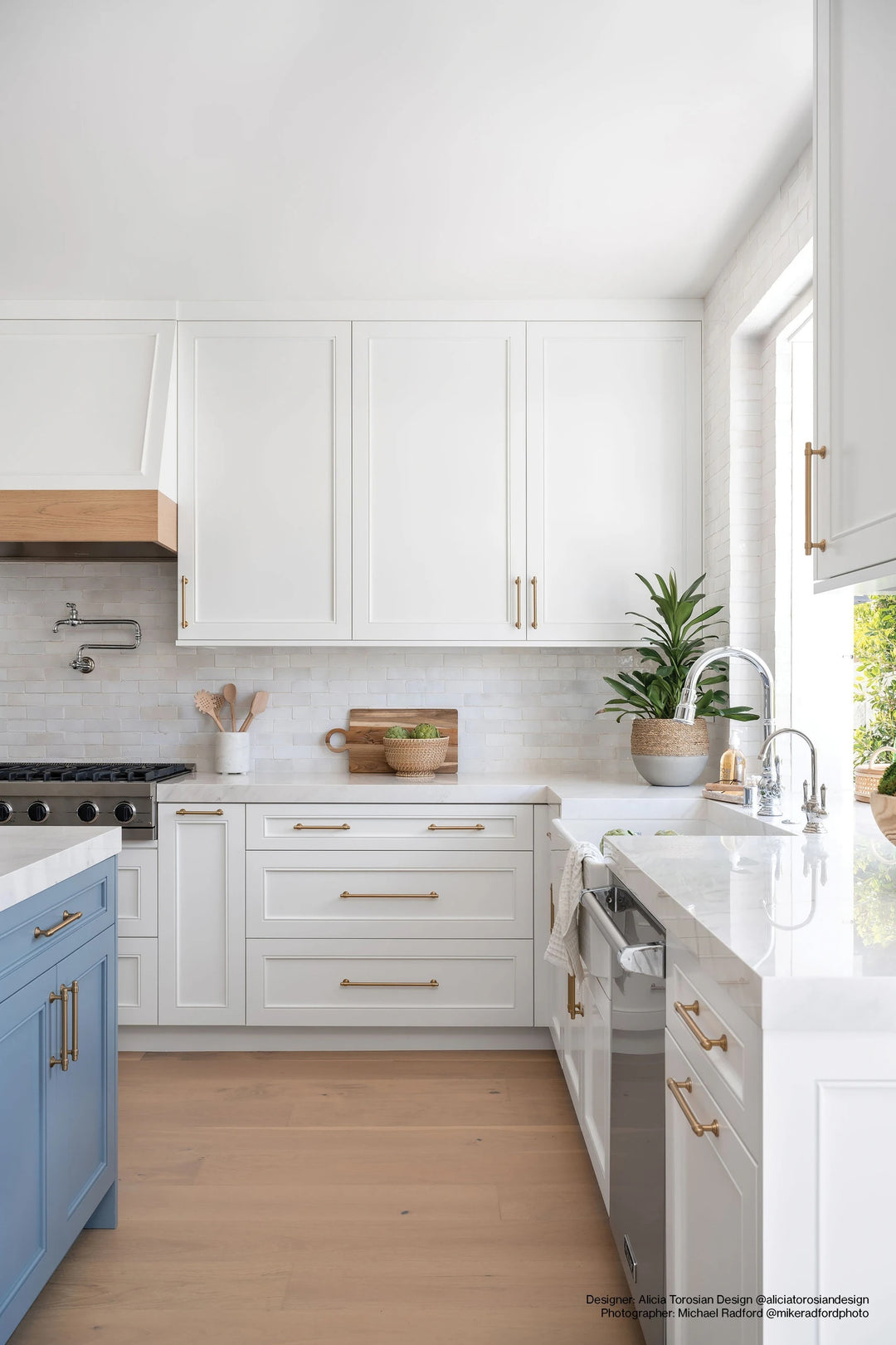 With a warm, traditional tone, Bordeaux Margaux 7.5x75 engineered hardwood enhances classic and transitional spaces.