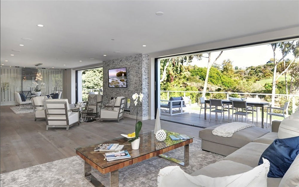 Showcasing the versatile design of CALACATTA CRESSA 3D LEDGER CORNER MARBLE PANEL with a HONED finish, complementing the contemporary décor with modern flair.