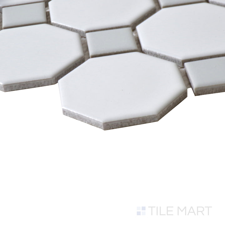 Corner shot of WHITE AND GRAY MATTE 2" OCTAGON PORCELAIN MOSAIC with a MATTE finish, demonstrating the sturdy material and its subtle layering at the corner.