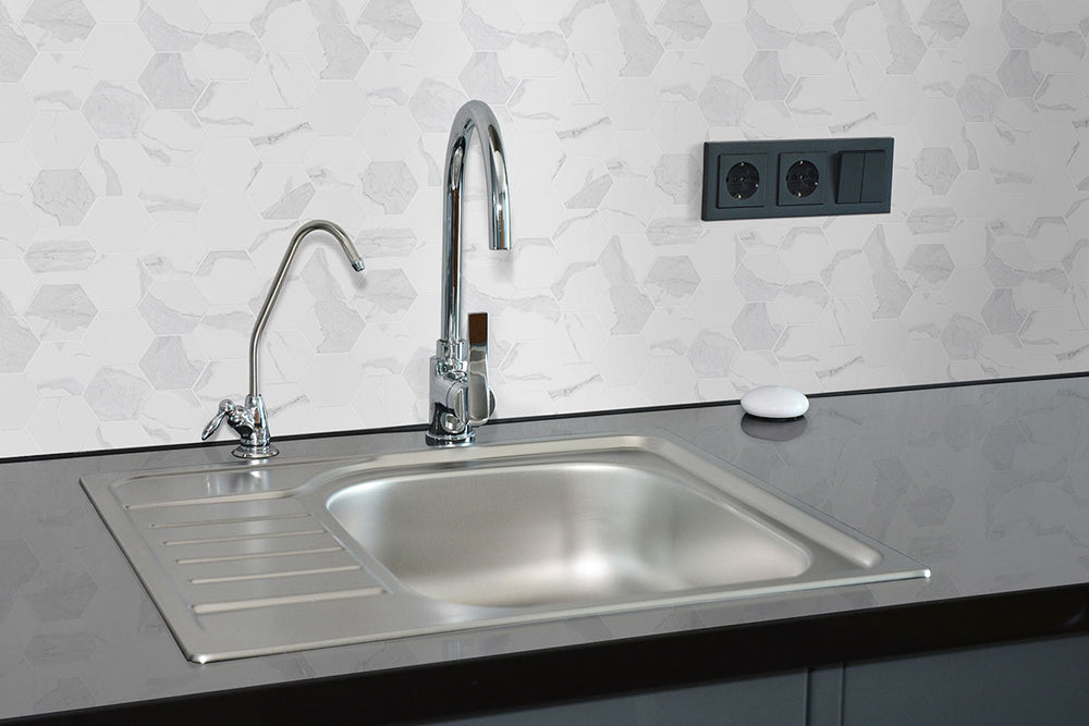 Presenting the stylish aesthetic of EDEN STATUARY 2X2 HEXAGON MATTE PORCELAIN MOSAIC with a MATTE finish, complementing the contemporary décor with modern flair.