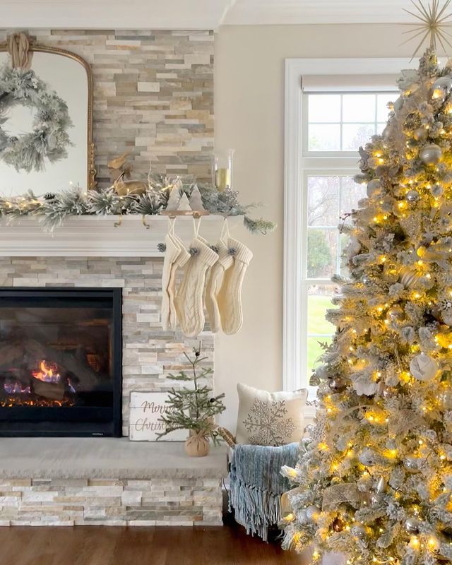 Highlighting the elegance of MALIBU HONEY 6X24 PANEL QUARTZITE PANEL with a SPLITFACE finish, creating a relaxed atmosphere with its serene presence.