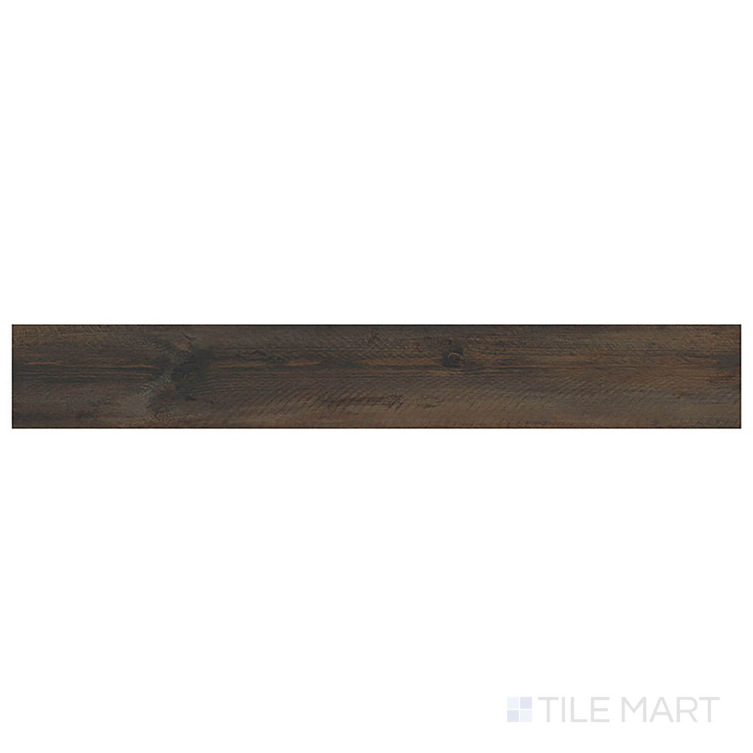 Presented in a bird’s-eye view, Prescott Hawthorne 7x48 low gloss vinyl plank offers neutral wood tones and refined oak detailing.