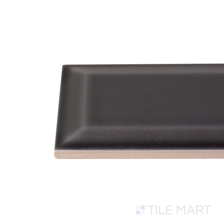 Corner angle revealing the dark gray and black tile's material and durable thickness, perfect for modern spaces.