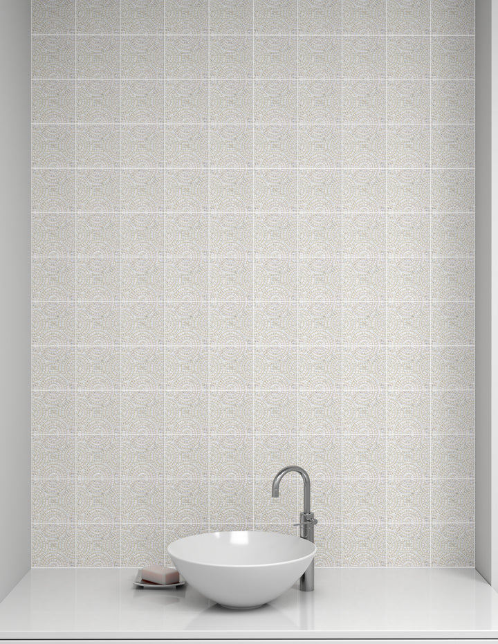 Chic beige tiles subtly complement the design of this space, bringing neutral tones and a refined look.