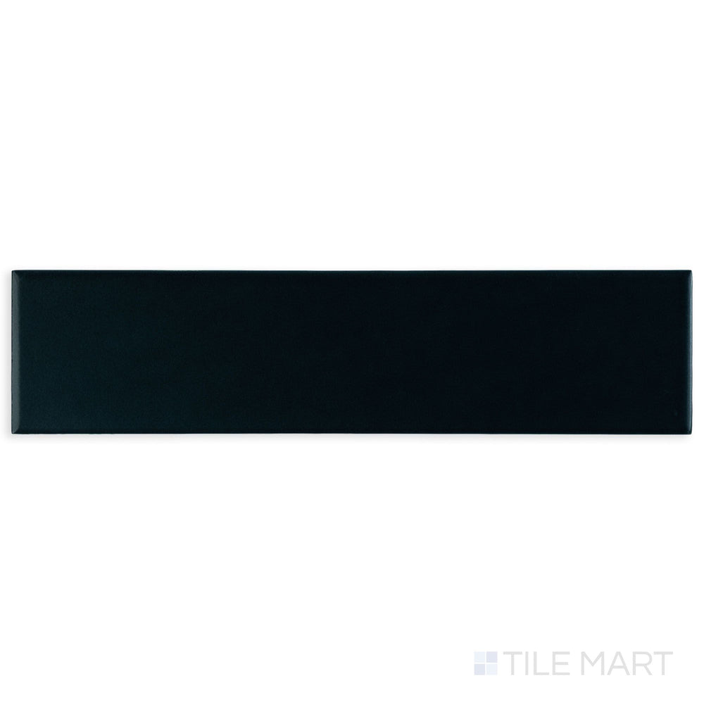 This full tile shot highlights the Block Verde 2x10 matte ceramic tile’s natural green shade and minimalist rectangular shape.