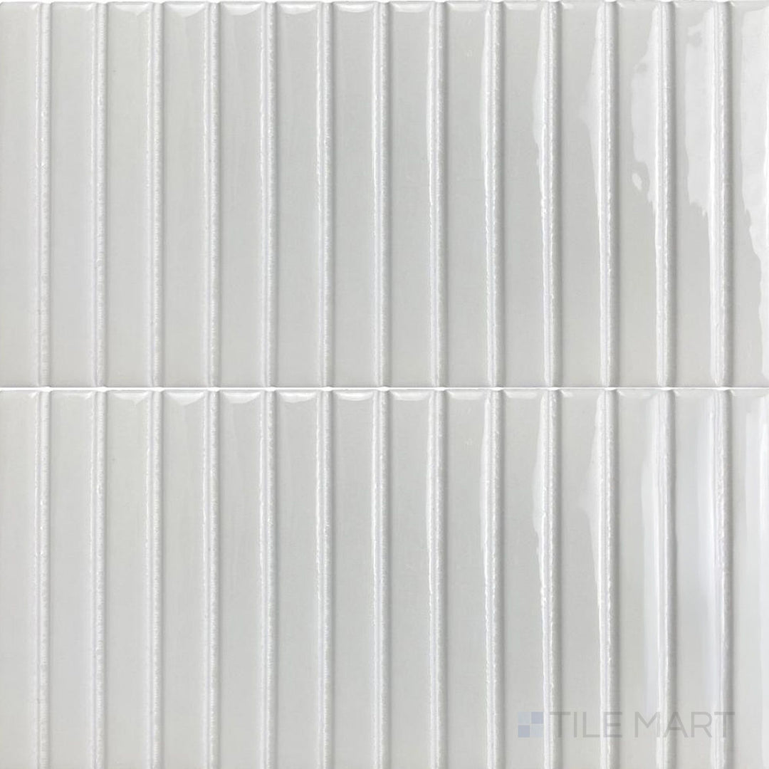 Bright and clean, this Kit Kat Snow mosaic features a crisp white tone with a luminous glossy finish.