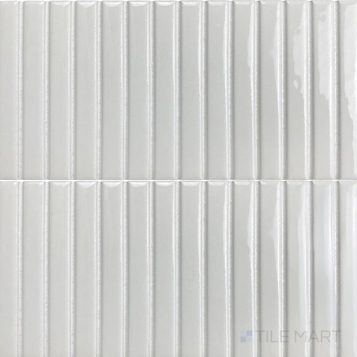 Bright and clean, this Kit Kat Snow mosaic features a crisp white tone with a luminous glossy finish.