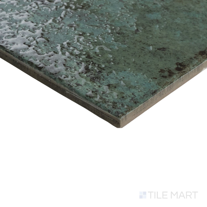 Corner detail of Tahiti Emerald 6x6 glossy tile highlighting its rich green gloss and smooth edge transition.