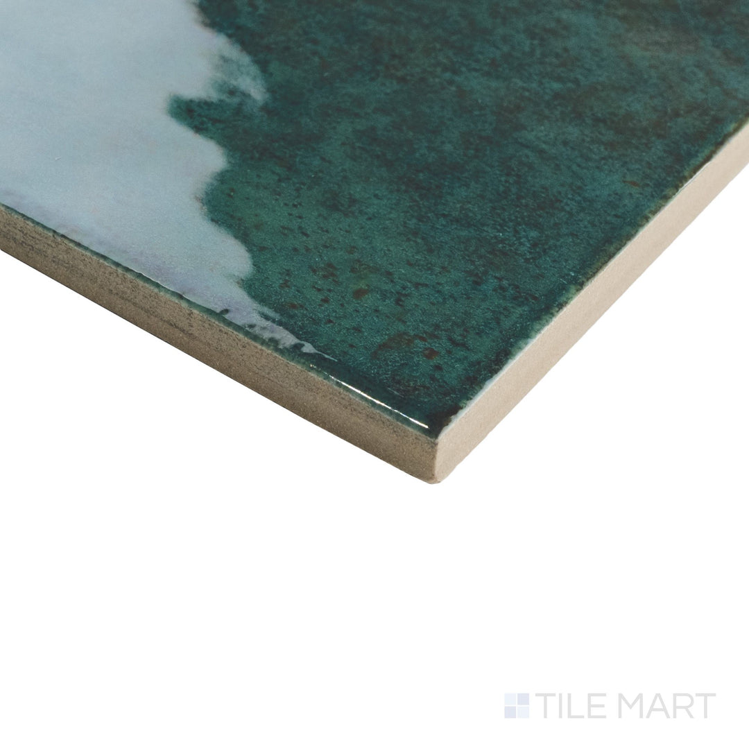 Corner perspective of Agadir Selva 6x6 tile displaying bold green gloss with a refined porcelain edge.