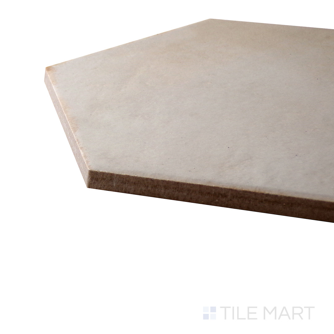Precise edge of the 7x8 EDEN tile, made from premium marble.