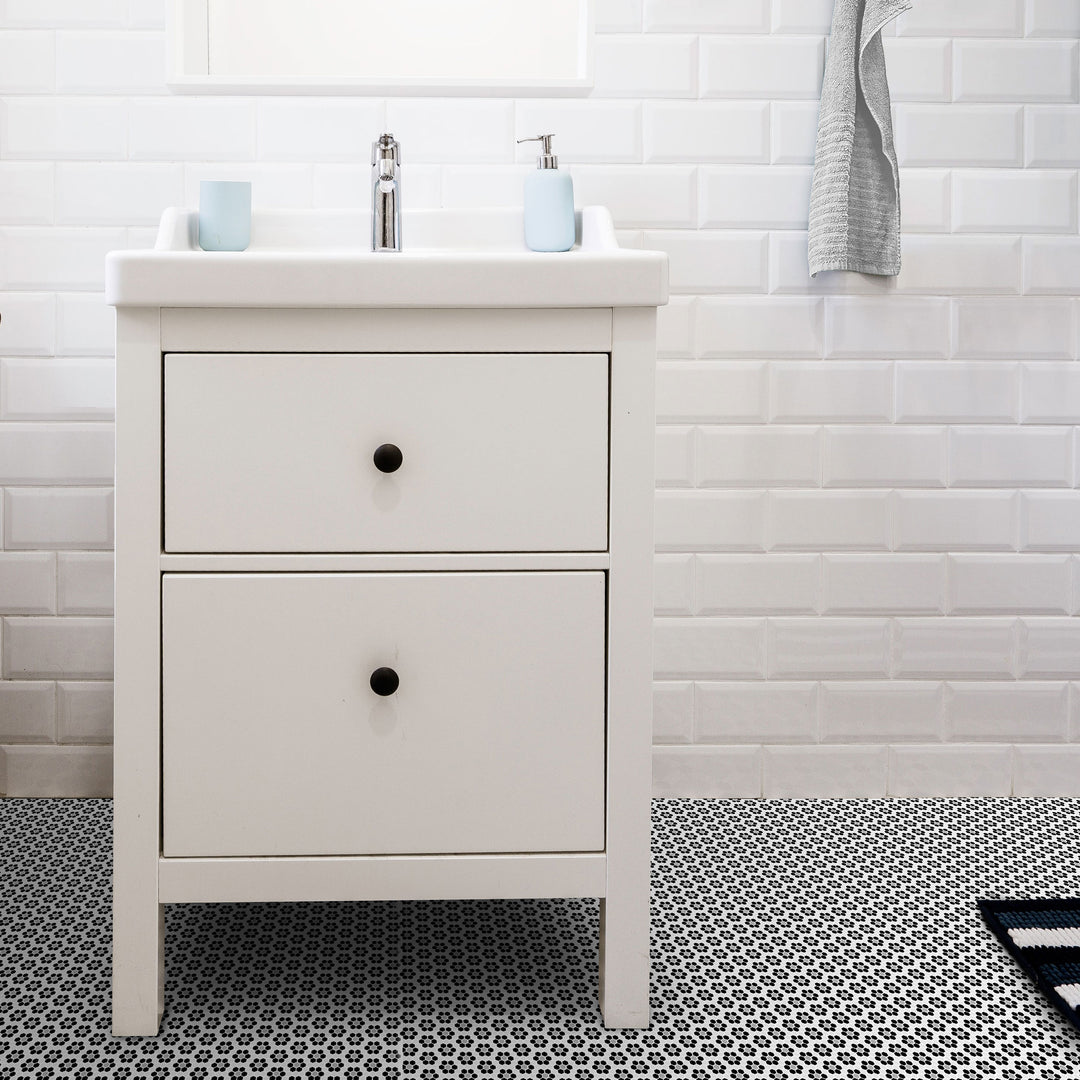 Soft hues and a matte recycled glass finish give Geometro Dijon Classic hexagon mosaic a refined and eco-friendly appeal.