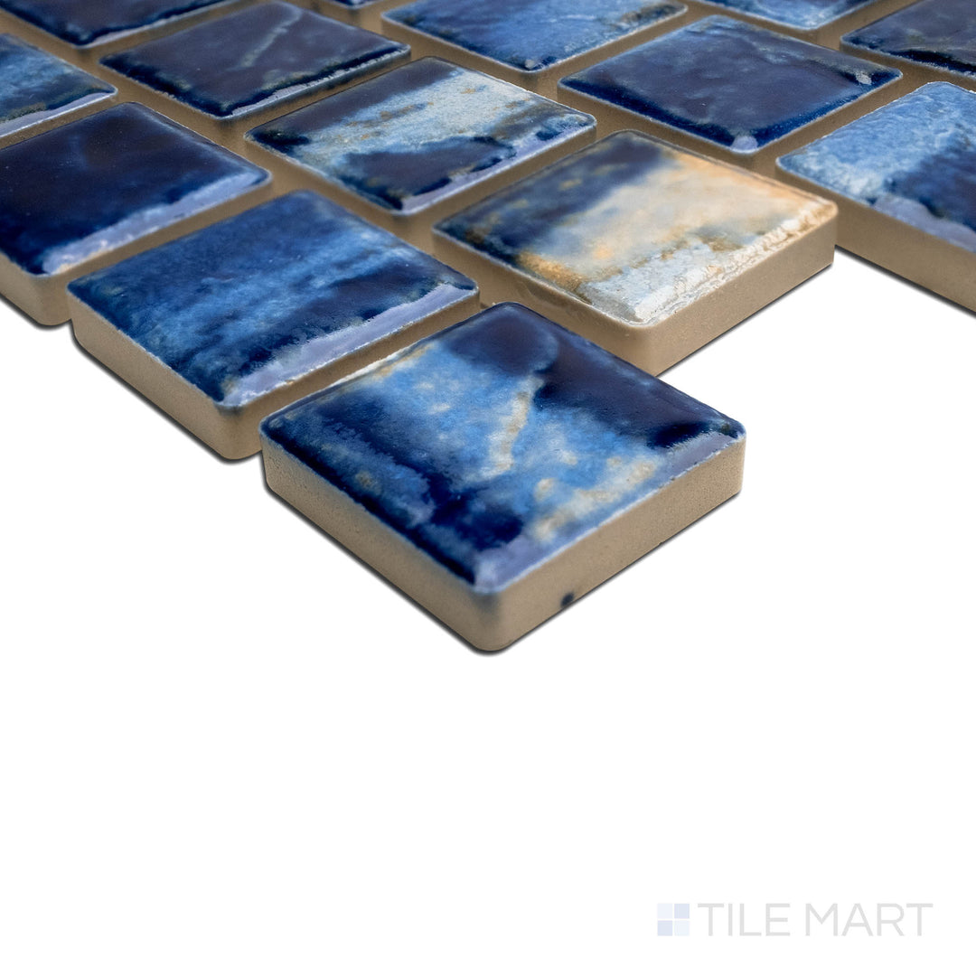 Corner detail emphasizing the craftsmanship of NAMI WAVE CREST 1X1, capturing the precision-cut edges and rich texture of the PORCELAIN material. Its craftsmanship is ideal for both functional and decorative applications.