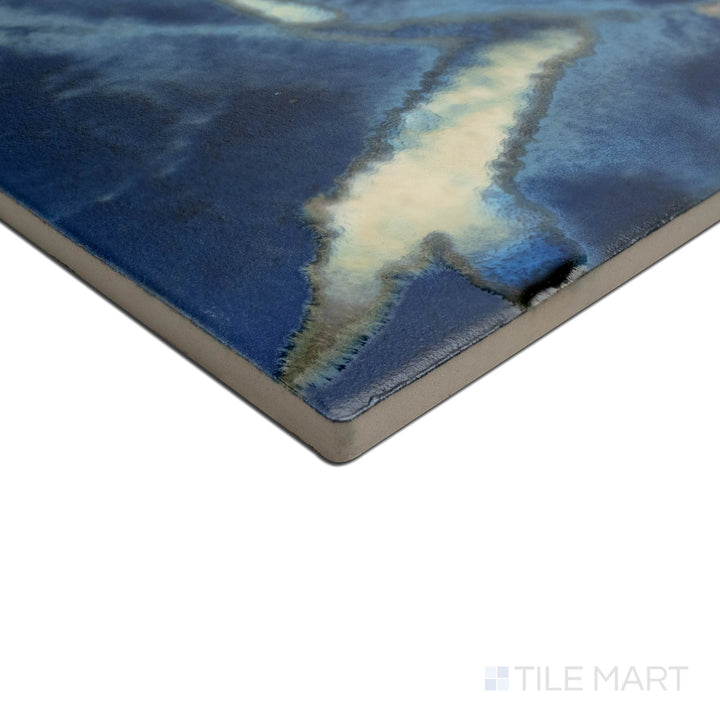 Close-up of the corner showcasing the SORA SPACE BLUE 6X6, capturing the precision-cut edges and rich texture of the PORCELAIN material. The corner detail showcases the precision and quality of this fine material.