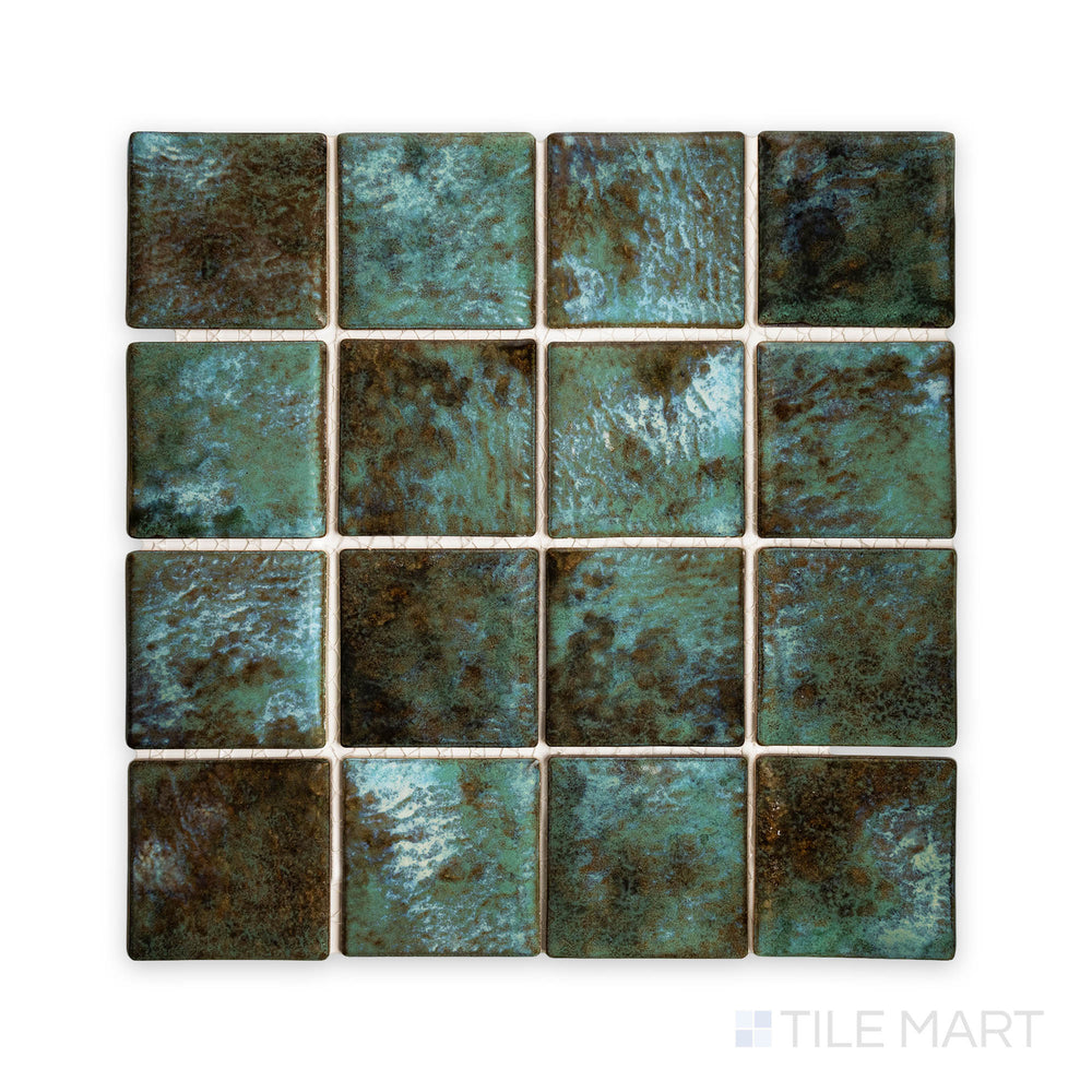 Detailed shot emphasizing the JOYA 300 VERDE 3X3 showing off its intricate design and polished SEMI GLOSS. Its elegant features make it perfect for accent walls or coordinated layouts.