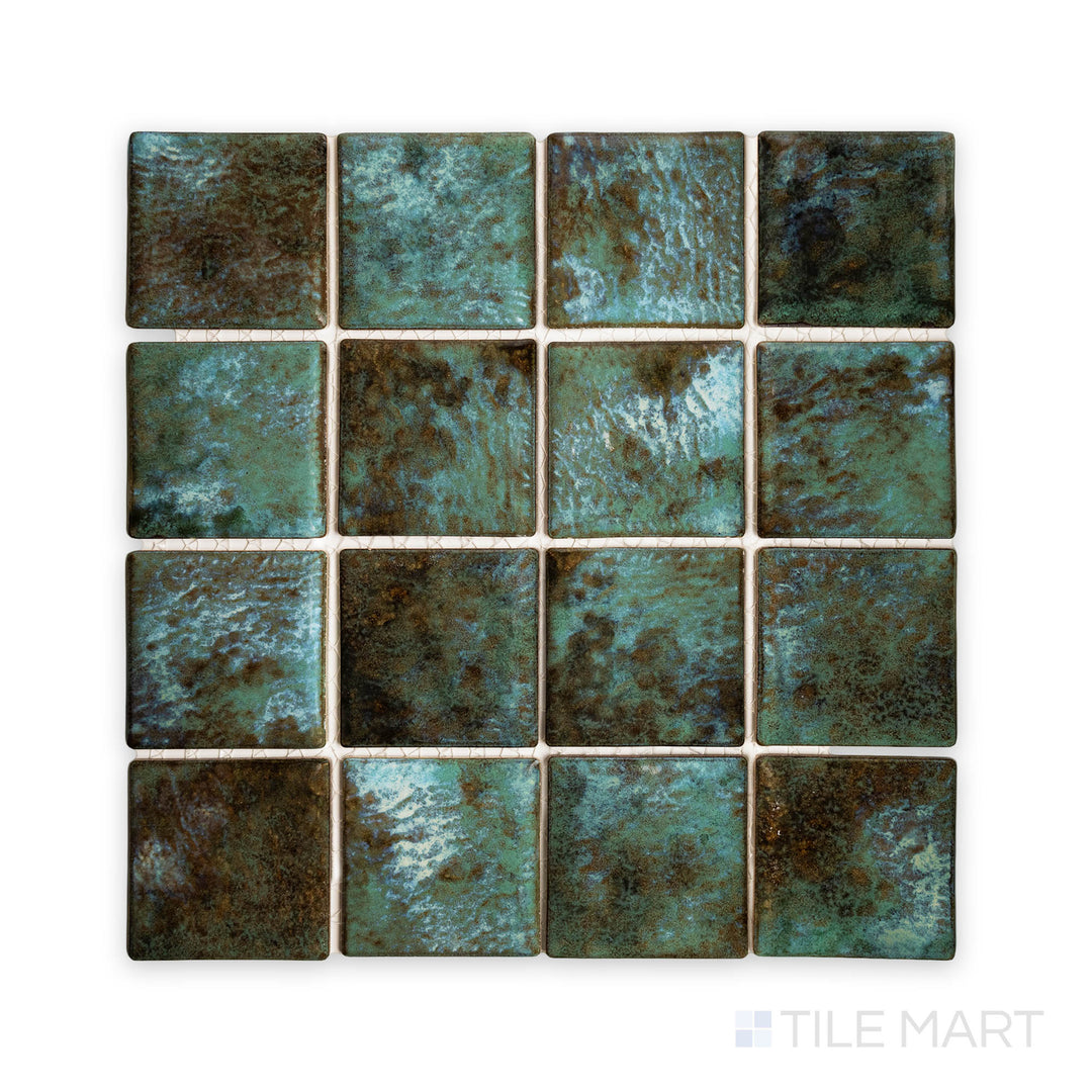 Detailed shot emphasizing the JOYA 300 VERDE 3X3 showing off its intricate design and polished SEMI GLOSS. Its elegant features make it perfect for accent walls or coordinated layouts.