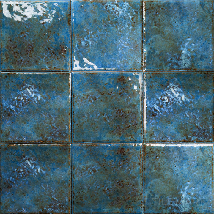 A bird's-eye view capturing the JOYA 600 ALBI 6X6 in SEMI GLOSS finish. Its design is suited for modern settings where texture and tone are essential.